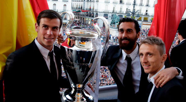 El exmadridista Arbeloa junto a Luka Modric y Gareth Bale.