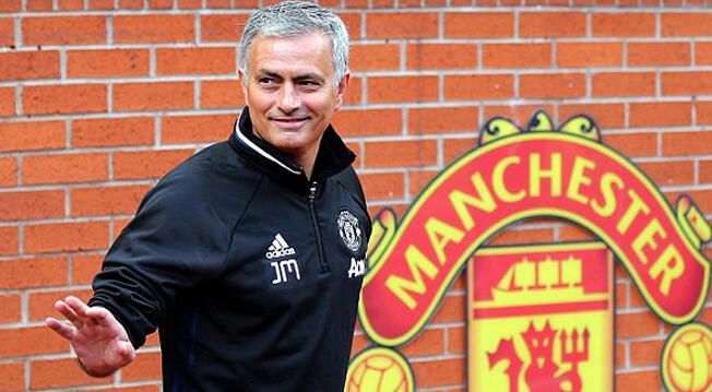 José Mourinho llegó a Manchester United la temporada pasada. Foto: EFE