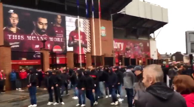 Hinchas de Liverpool y la Roma generaron problemas en las afueras del estadio.