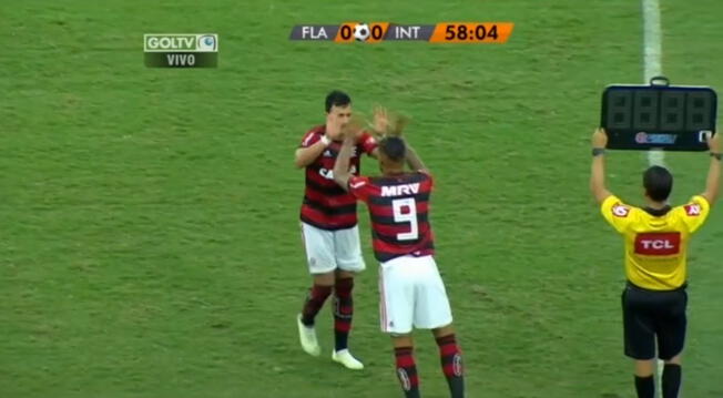 Paolo Guerrero ingresó a los 58 minutos en el partido entre Flamengo e Internacional.