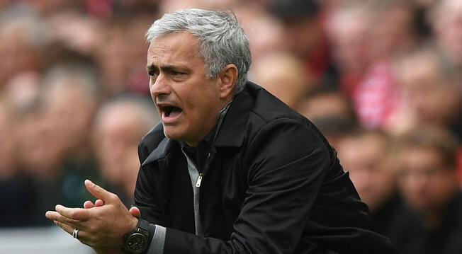 José Mourinho está obligado a darle una alegría a la hinchada del United.