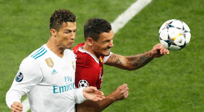 Cristiano Ronaldo luchando un balón en la final de la Champions League ante Liverpool. Foto: EFE