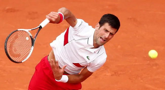 El serbio Novak Djokovic logró un triunfo sin muchos problemas en el inicio de Roland Garros. Foto. Agencia