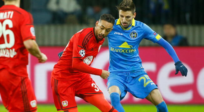 El futbolista alemán-marroquí se desvaneció tras ser sustituido en un encuentro amistoso que disputaba el Bayer Leverkusen.