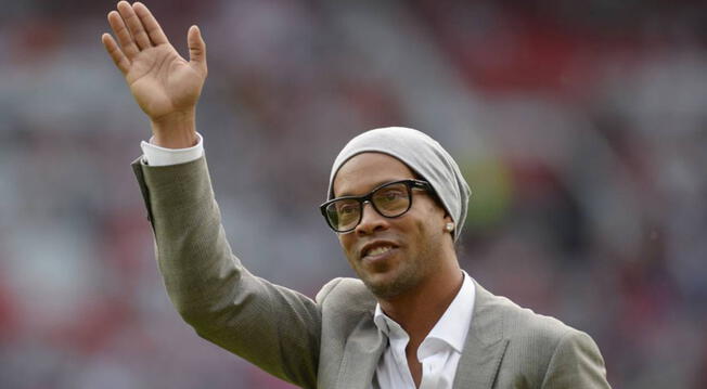 Real Madrid: Ronaldinho llena de elogios a Vinícius Júnior