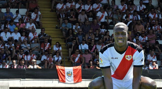 Luis Advíncula y Rayo Vallecano fueron respaldados por hinchas peruanos en derrota ante Alavés