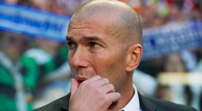 Zinadine Zidane interesa al Manschester United, pero uno de sus grandes amigos lo convencería para que llegue a otra liga