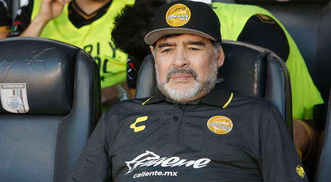 Diego Armando Maradona dispara contra el técnico de la selección argentina.