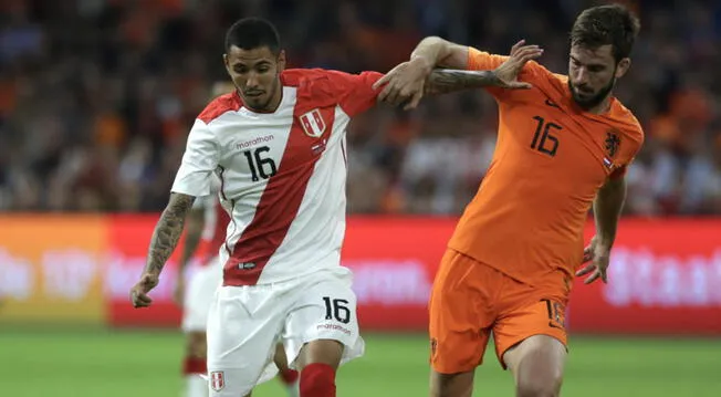 Sergio Peña, durante el amistoso entre la Selección Peruana y Holanda.