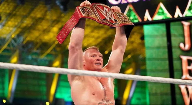 En WWE Crown Jewel 2018, Brock Lesnar se convirtió en el nuevo campeón universal de Raw tras vencer a Braun Strowman.