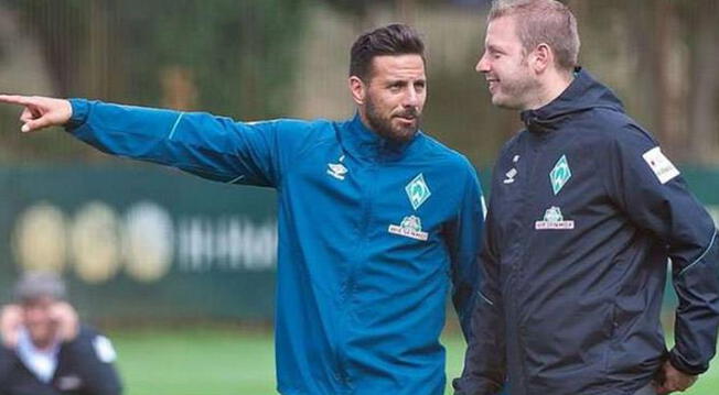 DT de Werder Bremen, Florian Kohfeldt, revela duda que genera Claudio Pizarro
