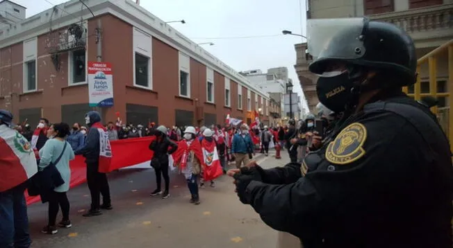 Simpatizantes de Fuerza Popular intenta acercarse al Palacio de Gobierno - VIDEO