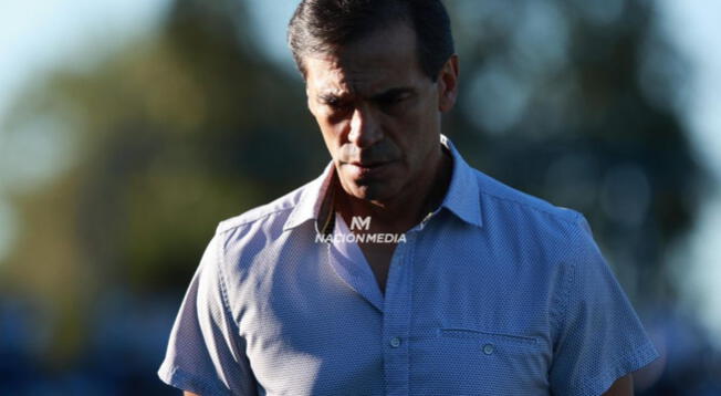 Olimpia perdió 3 a 0 de local y Fabián Bustos es insultado por los hinchas: "C..." Olimpia perdió 3 a 0 de local y Fabián Bustos es insultado por los hinchas: "C..."