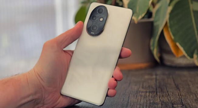 Adiós Samsung S25: este Honor gama media tiene pantalla superior, procesador potente y mejor precio