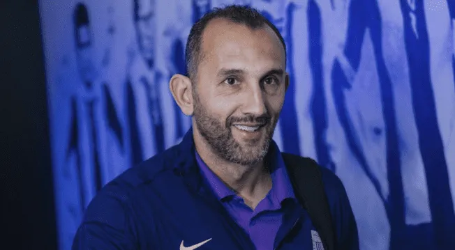 Hernán Barcos dio importante mensaje sobre su futuro y sorprendió a los hinchas de Alianza Lima Hernán Barcos dio importante mensaje sobre su futuro y sorprendió a los hinchas de Alianza Lima
