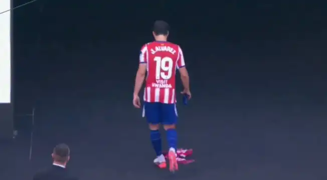Julián Álvarez protagonizó una triste salida y no se despidió de los hincha del Atlético de Madrid