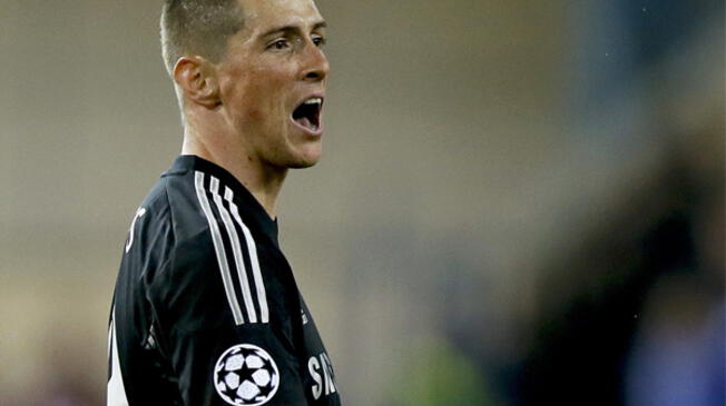 Fernando Torres fue criticado por los hinchas tras este increíble gol que falló