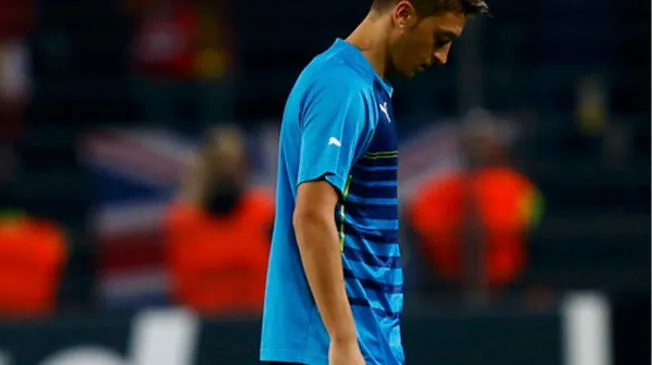 Mesut Ozil será una sensible baja para el Arsenal y la Selección Alemana.