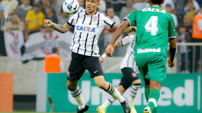 Corinthians pretende reducir gastos para quedarse con Paolo Guerrero.