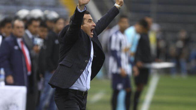 Guillermo Sanguinetti aseguró que pidieron árbitros FIFA.