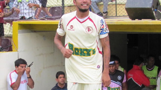 Reimond Manco jugó seis partidos sin anotar goles en el León de Huánuco en el 2012.