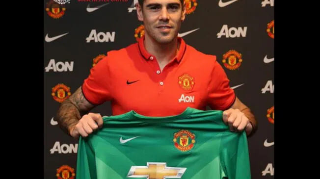 Víctor Valdés será jugador del Manchester United hasta 2016.