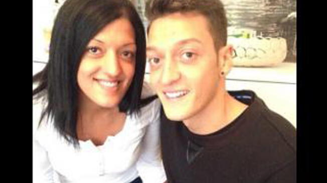 Mesut Özil: Presentó a su hermana 