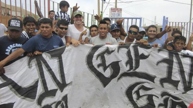 Alianza Lima: Jugadores y Comando Sur regalaron útiles a niños de Chorrillos
