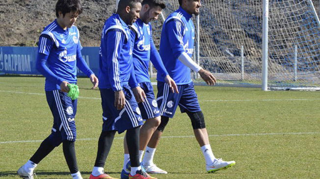 Schalke 04: Jefferson Farfán volvió a entrenar después de meses, después de su lesión a la rodilla.
