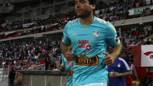 Renzo Revoredo debutó en Sporting Cristal en el 2003.