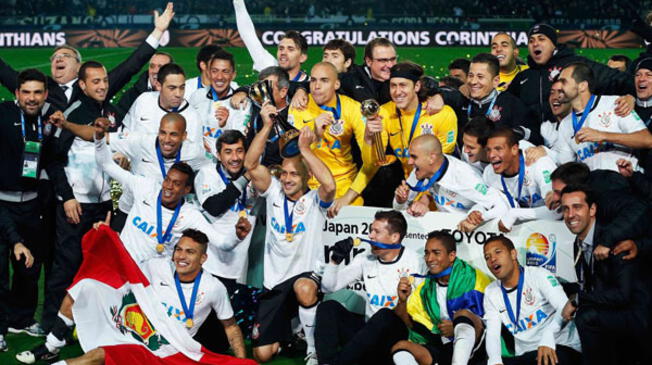 Paolo Guerrero levantó la copa en el 2012. Paolo Guerrero levantó la copa en el 2012.