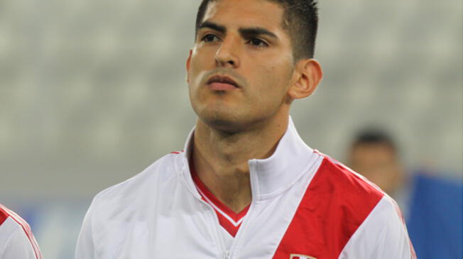 Carlos Zambrano debutó como capitán de Selección Peruana ante Venezuela.
