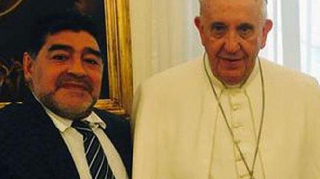 Diego Maradona aprovechó su estadía por Italia para juntarse con el papa Francisco.