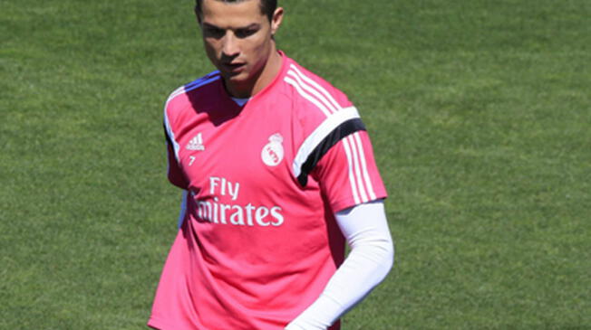 Cristiano Ronaldo: lesión en la rodilla izquierda sería motivo de su salida del Real Madrid.