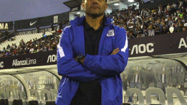 Gustavo Roverano durante el clásico Alianza Lima vs. Universitario en Matute.