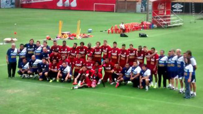 Selección Peruana: la 'Bicolor' se tomó la foto la foto oficial y mañana viaja a Chile.