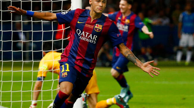 Neymar: brasileño despertó interés del PSG que pagaría más 250 millones de euros al Barcelona.