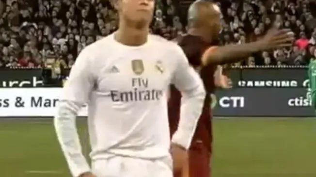Real Madrid: Cristiano Ronaldo vuelve a regañar a Gareth Bale por no pasarle el balón.