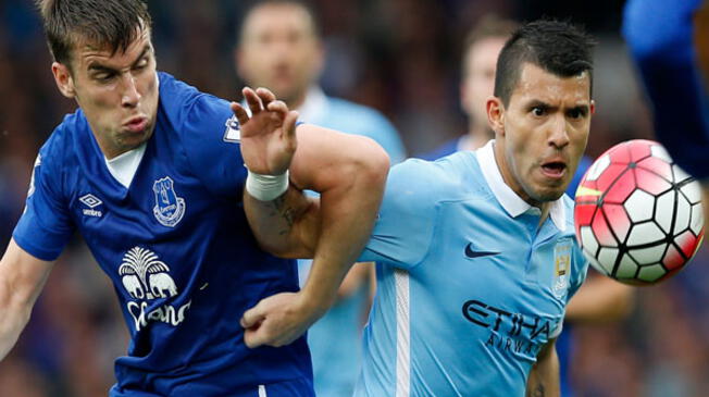 Sergio Aguero paró partido del Manchester City para que atiendan a hincha del Everton.
