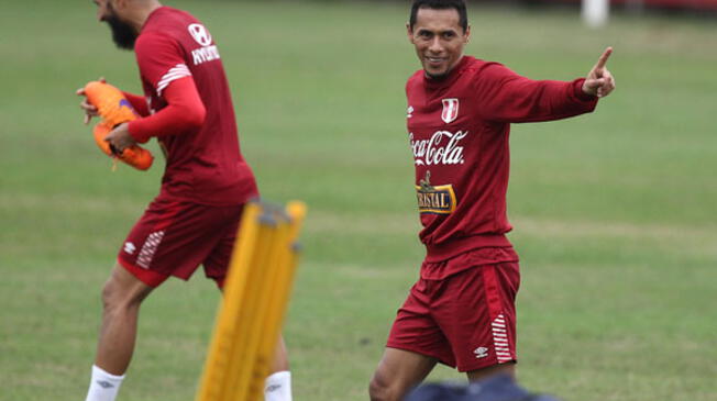 Selección Peruana: Carlos Lobatón y la imagen por la que se cree un 'chibolo' más