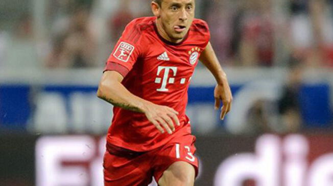 Rafinha fue compañero de Jefferson Farfán en el Schalke 04. Rafinha fue compañero de Jefferson Farfán en el Schalke 04.