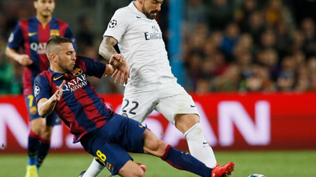 Ezequiel Lavezzi enfrenta a Jordi Alba en el Barcelona vs. PSG por Champions 2014-15.