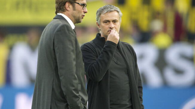 Jurgen Klopp y José Mourinho conversan en el Borussia Dortmund vs. Real Madrid de la Champions 2012-13.
