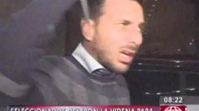 Claudio Pizarro explota ante la prensa en el hotel de la Selección Peruana.