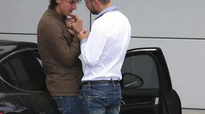 Gerard Piqué y Zlatan Ibrahimović en el estacionamiento del club Barcelona