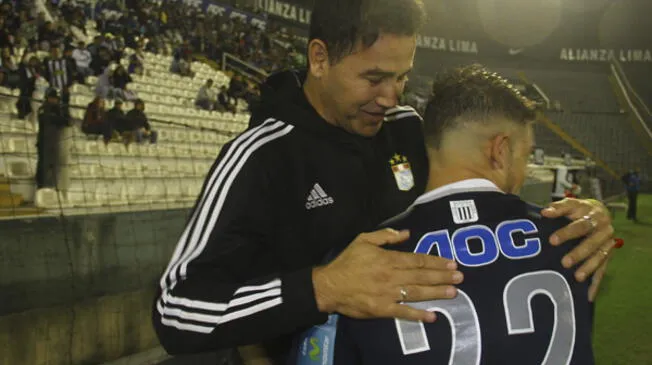 Daniel Ahmed y Gabriel Costa se abrazaron en el Alianza Lima vs. Sporting Cristal en Matute.