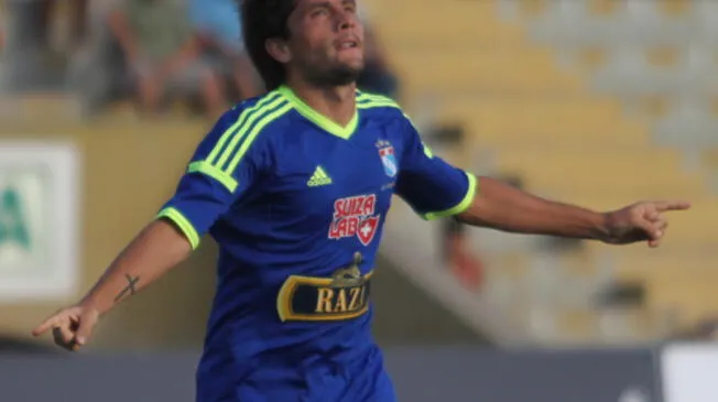 Diego Manicero celebra un gol con Sporting Cristal