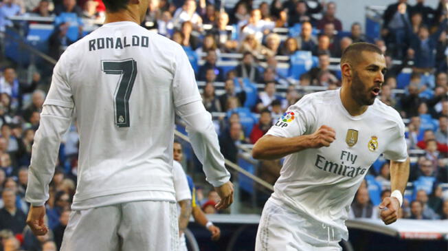 Cristiano Ronaldo prefirió reclamar un penal antes que celebrar el gol de Karim Benzema