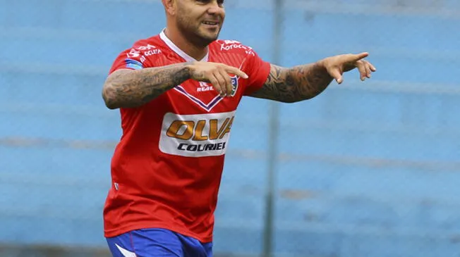 Cristian Bogado celebra gol a Sporting Cristal en el 2014.
