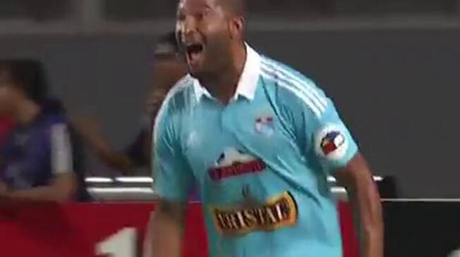 Alberto Rodríguez celebra su gol a Peñarol.
